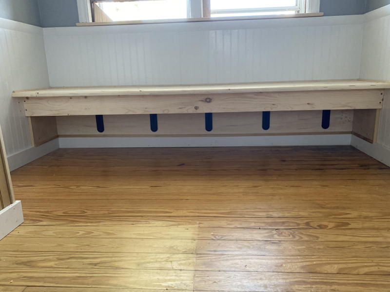 Floating Bench Seat with Federal Brace Brackets